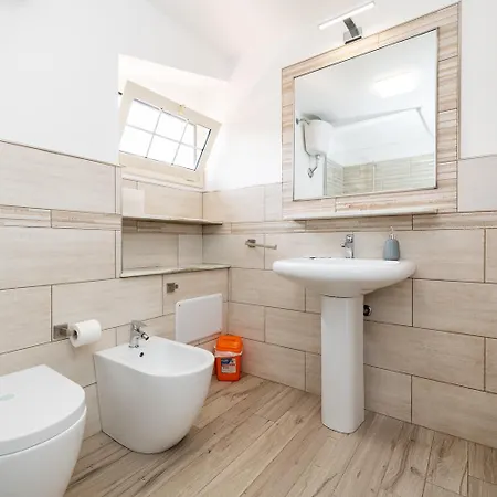 Arvilla With Private Pool 度假居 *