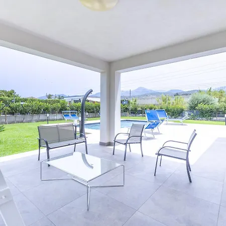度假居 Arvilla With Private Pool *