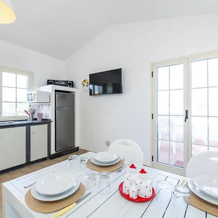 Arvilla With Private Pool 度假居 *