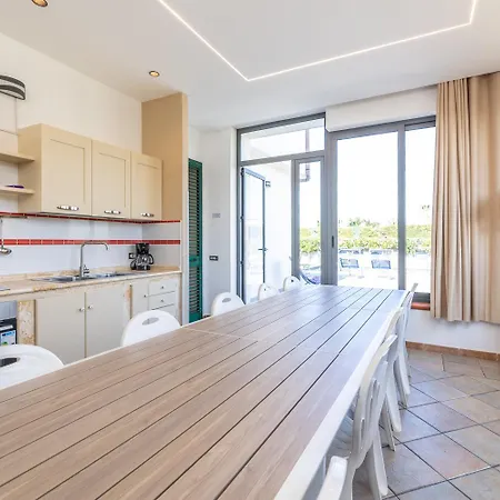度假居 Arvilla With Private Pool *