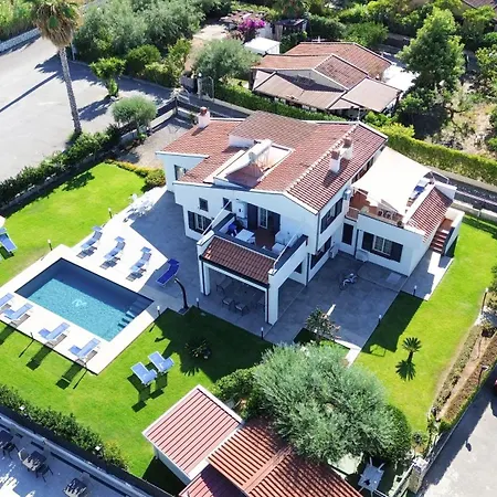 Feriehus Arvilla With Private Pool Campofelice Di Roccella